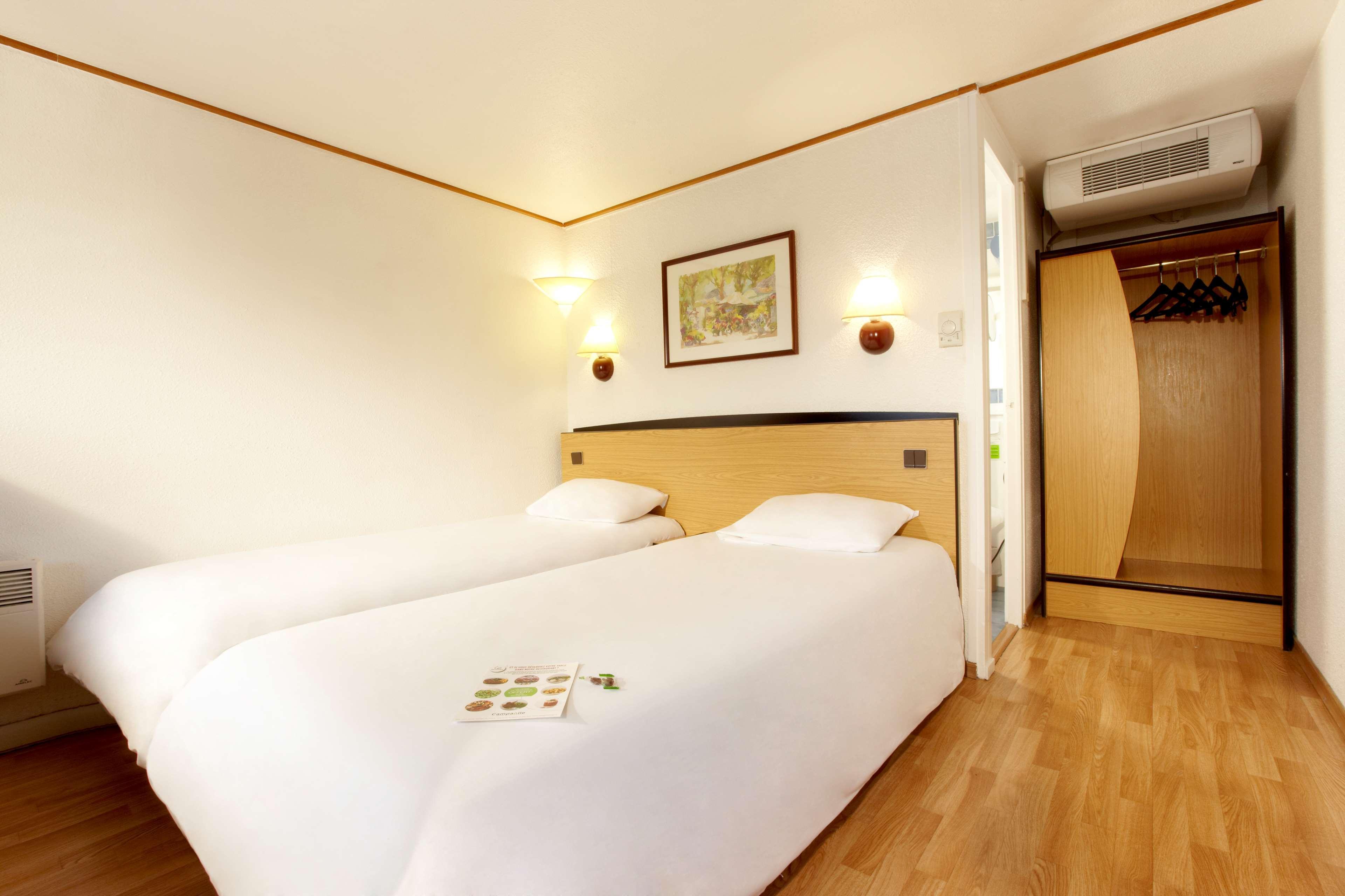 Campanile Rouen Nord - Barentin Hotell Eksteriør bilde