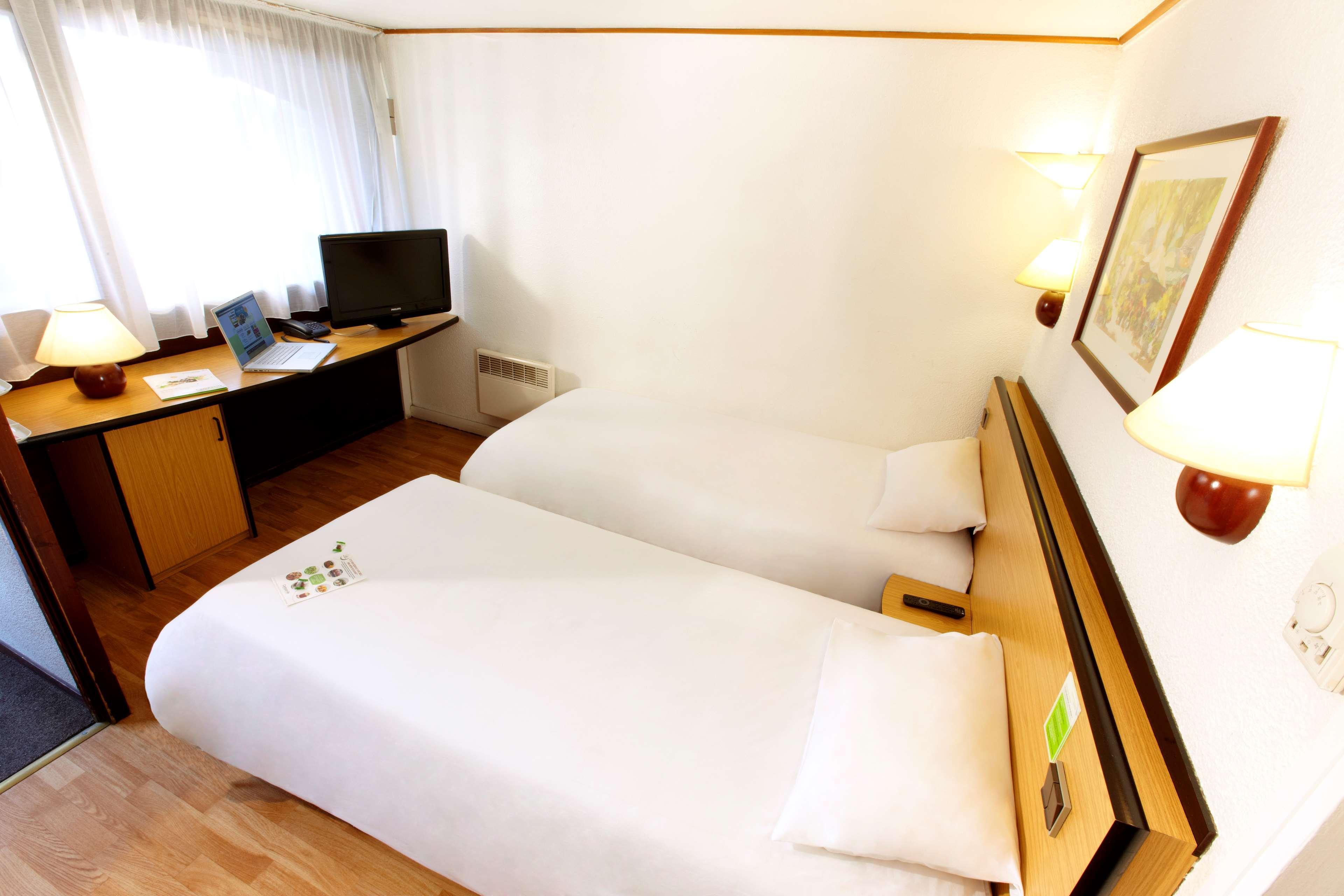 Campanile Rouen Nord - Barentin Hotell Eksteriør bilde