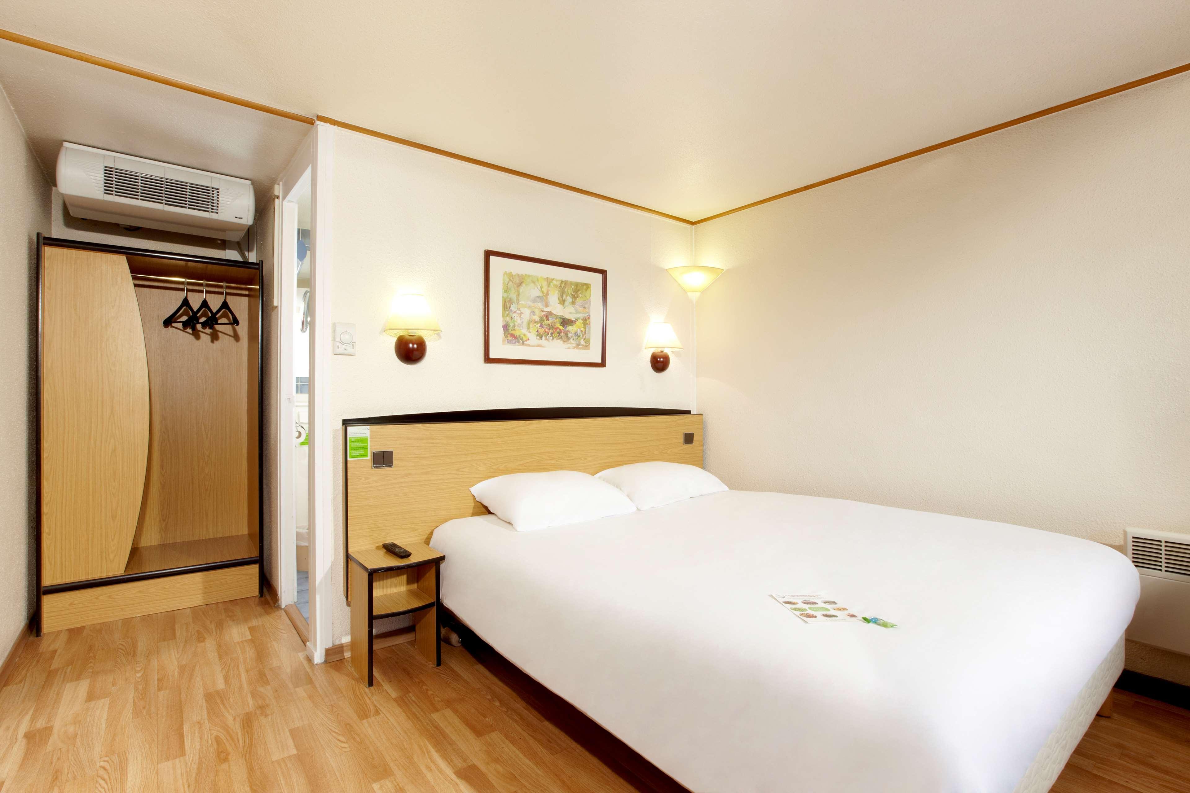 Campanile Rouen Nord - Barentin Hotell Eksteriør bilde